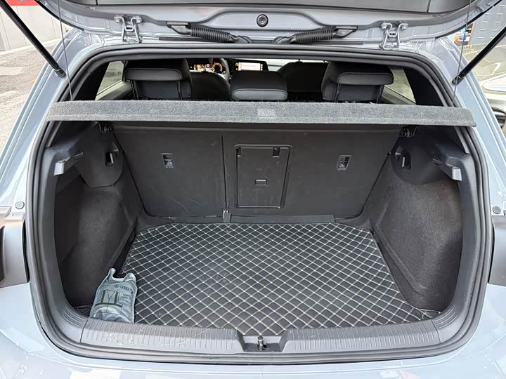 Фото 8 - Volkswagen Golf