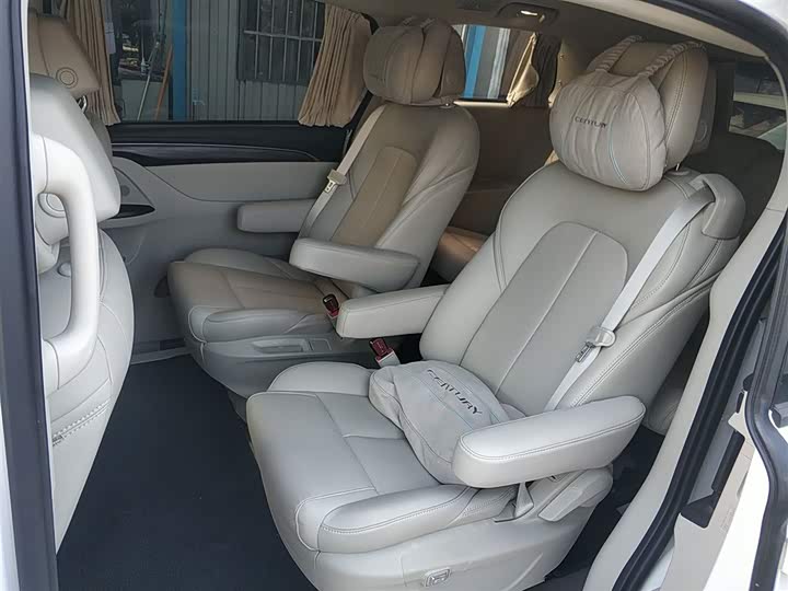 Фото 17 - Buick GL8 ES