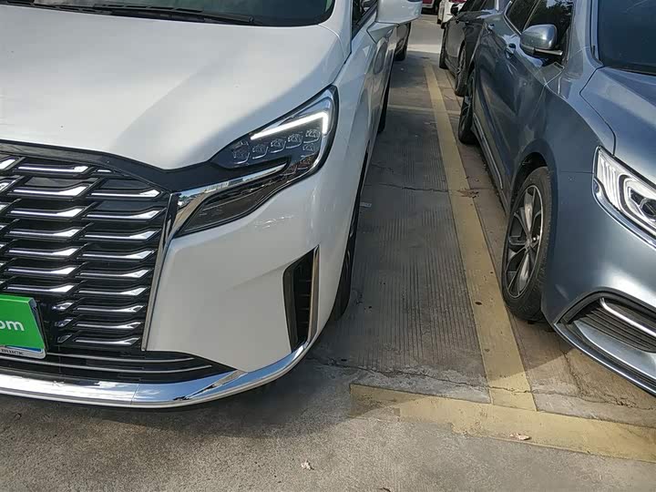 Фото 24 - Buick GL8 ES