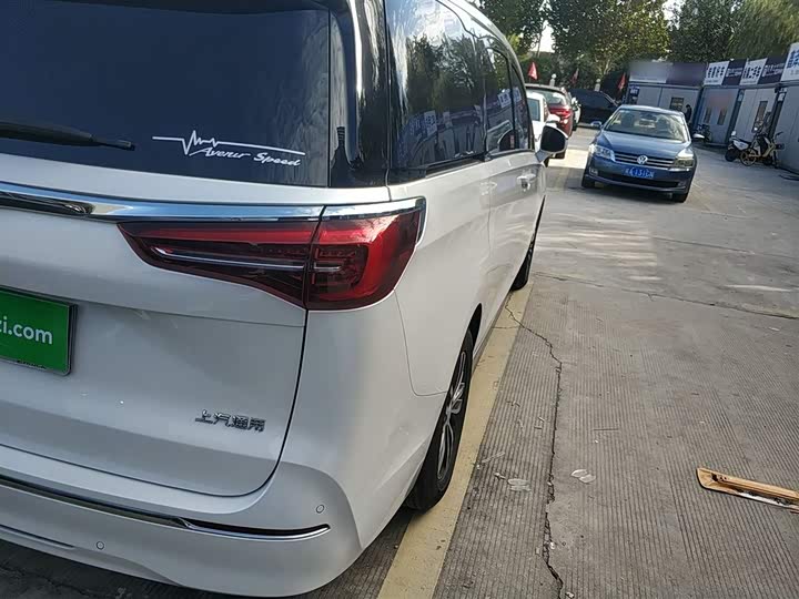 Фото 8 - Buick GL8 ES