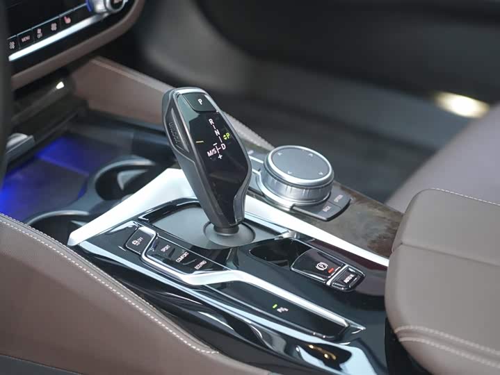 Фото 10 - BMW 5 Series