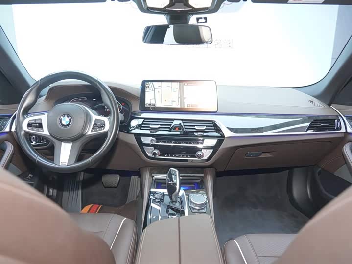 Фото 15 - BMW 5 Series