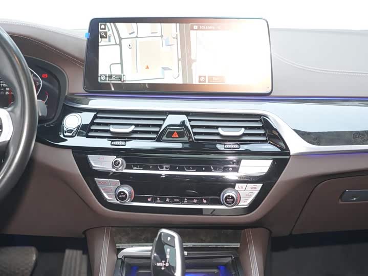 Фото 16 - BMW 5 Series