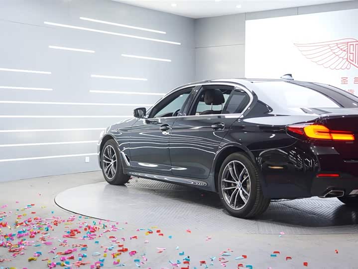 Фото 3 - BMW 5 Series