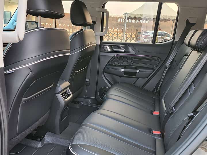 Фото 12 - Tank 300