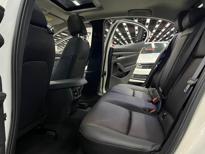 Фото 23 - Mazda 3 (Axela)