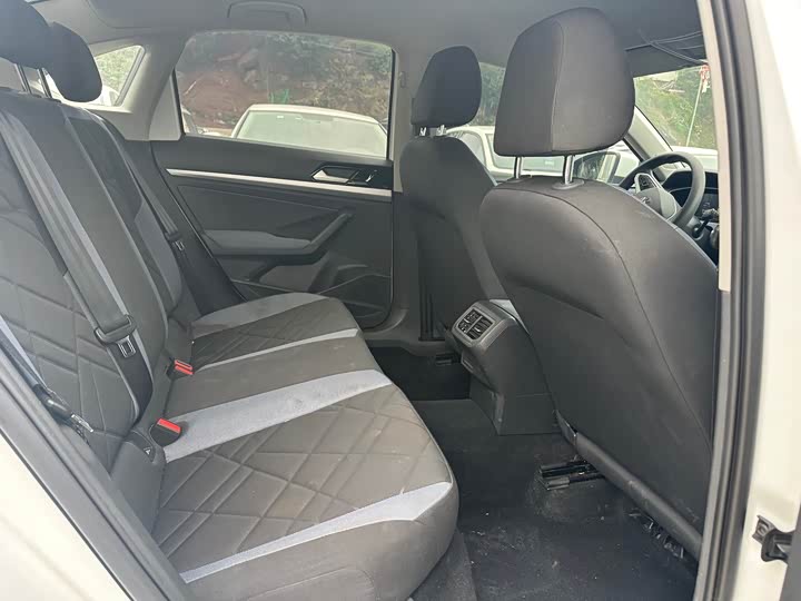 Фото 8 - Volkswagen Lavida