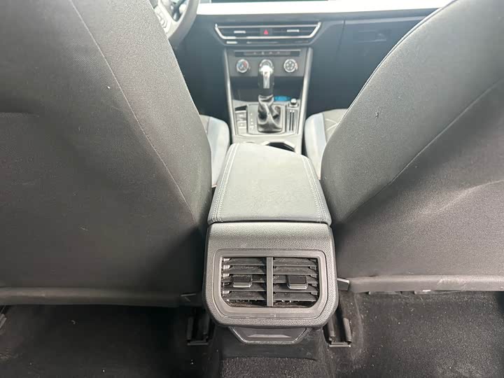 Фото 9 - Volkswagen Lavida