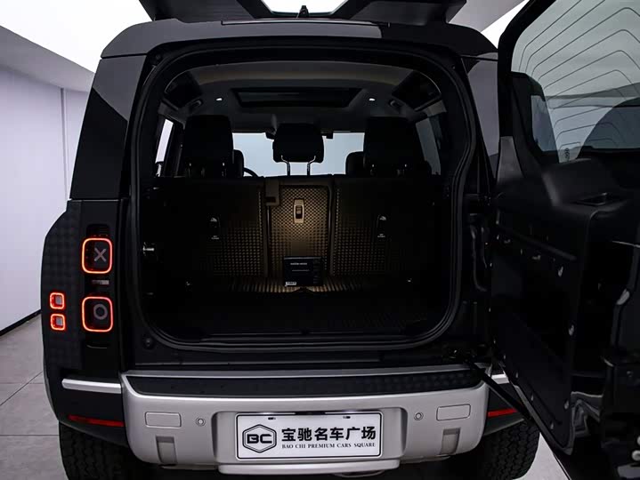 Фото 15 - Land Rover Defender