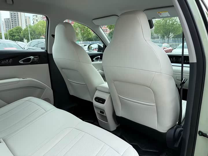 Фото 10 - Geely Galaxy Geome