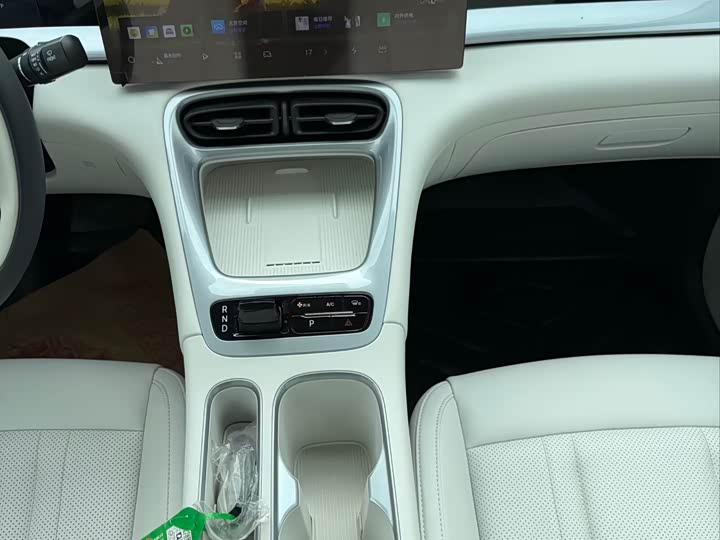 Фото 12 - Geely Galaxy Geome