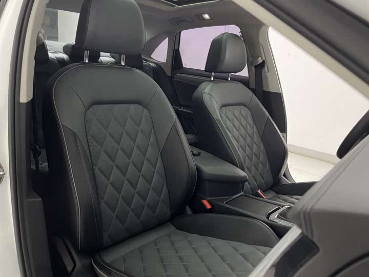 Фото 20 - Volkswagen Sagitar L