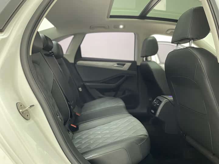 Фото 21 - Volkswagen Sagitar L