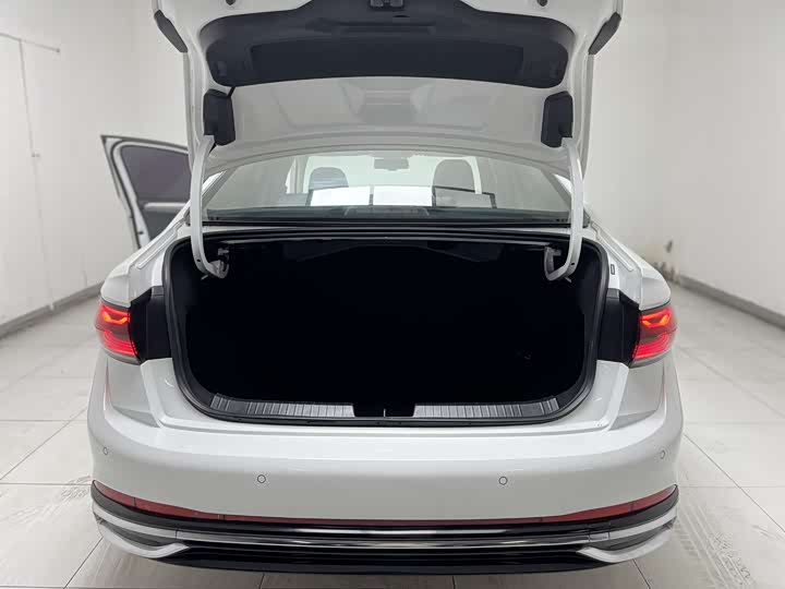 Фото 22 - Volkswagen Sagitar L