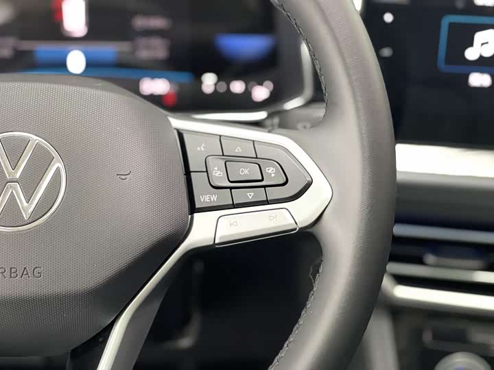 Фото 25 - Volkswagen Sagitar L