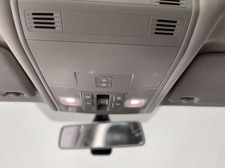 Фото 27 - Volkswagen Sagitar L