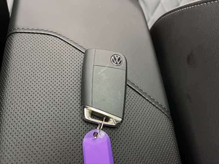 Фото 28 - Volkswagen Sagitar L