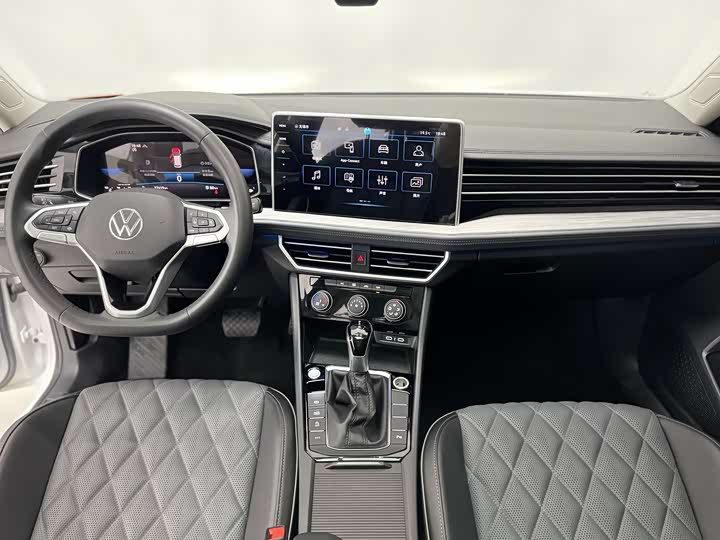 Фото 30 - Volkswagen Sagitar L