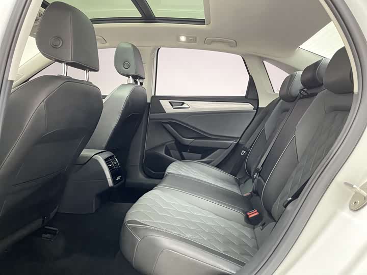 Фото 35 - Volkswagen Sagitar L