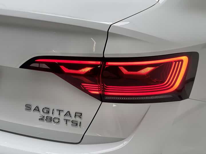 Фото 8 - Volkswagen Sagitar L