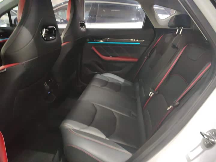 Фото 17 - Geely Emgrand GS