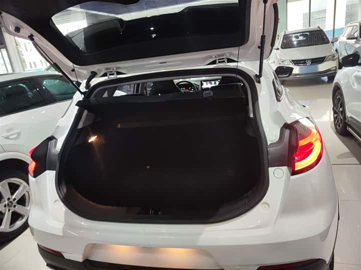 Фото 19 - Geely Emgrand GS