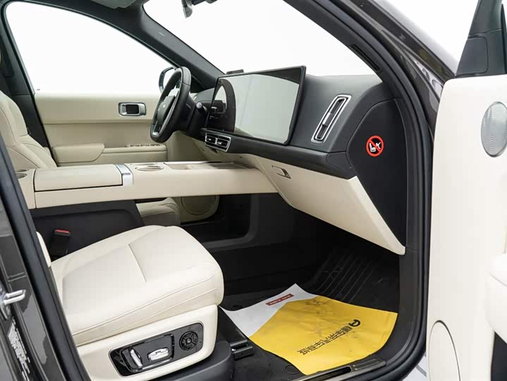 Фото 17 - LiXiang L9