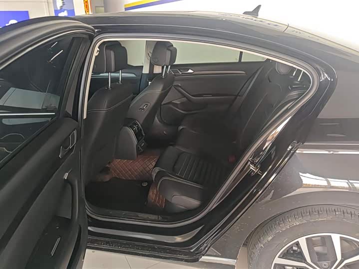 Фото 11 - Volkswagen Magotan