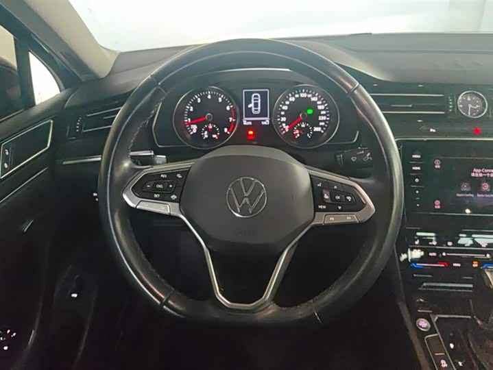 Фото 15 - Volkswagen Magotan