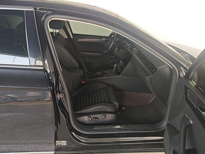 Фото 8 - Volkswagen Magotan