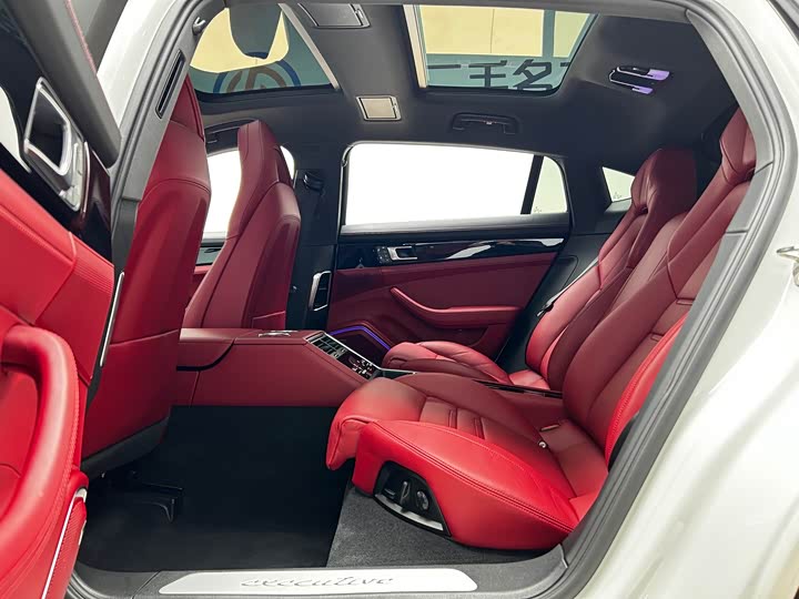 Фото 14 - Porsche Panamera