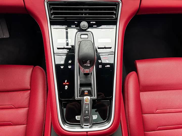 Фото 19 - Porsche Panamera