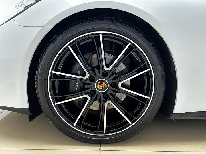 Фото 29 - Porsche Panamera