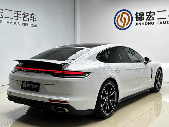 Фото 30 - Porsche Panamera