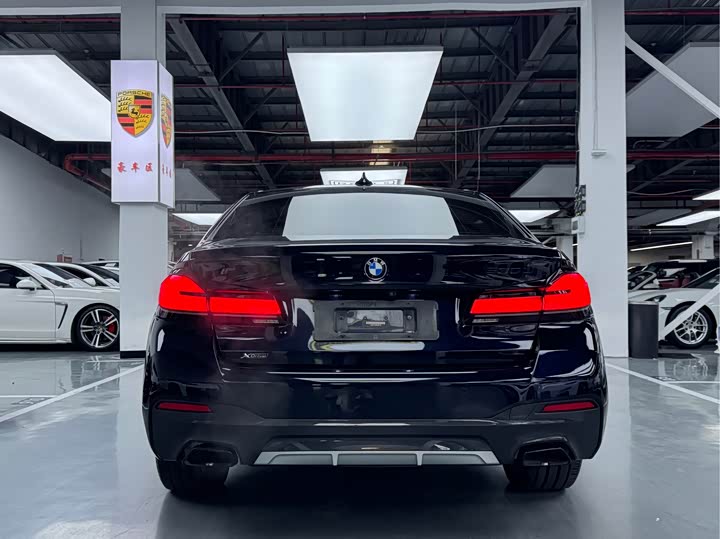 Фото 19 - BMW 5 Series