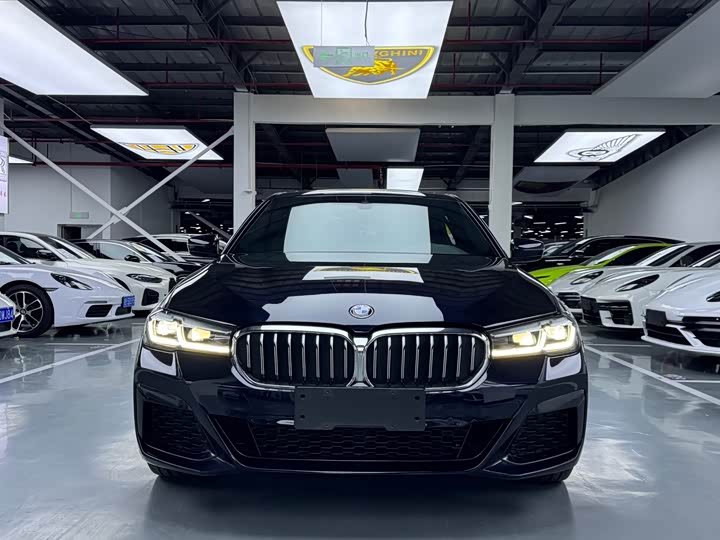 Фото 2 - BMW 5 Series