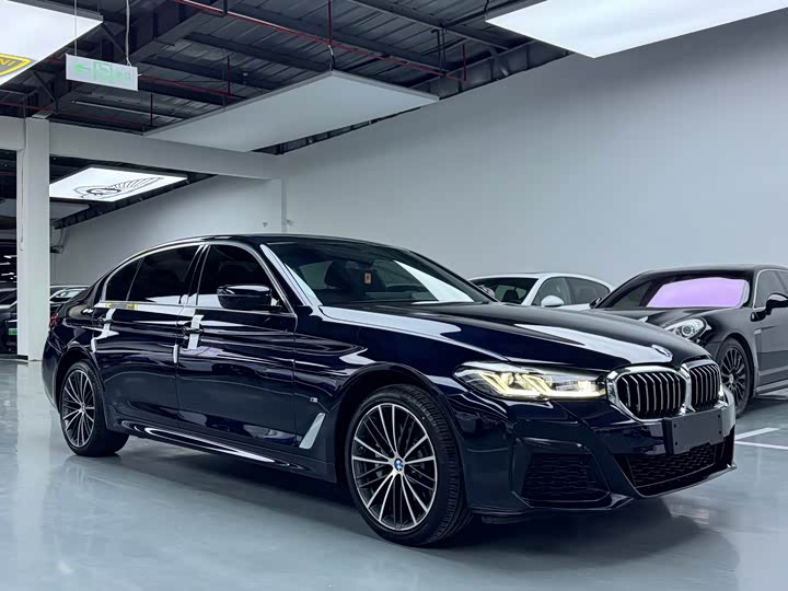 Фото 3 - BMW 5 Series