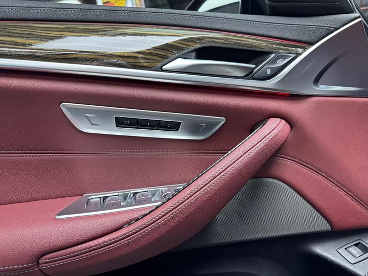 Фото 5 - BMW 5 Series