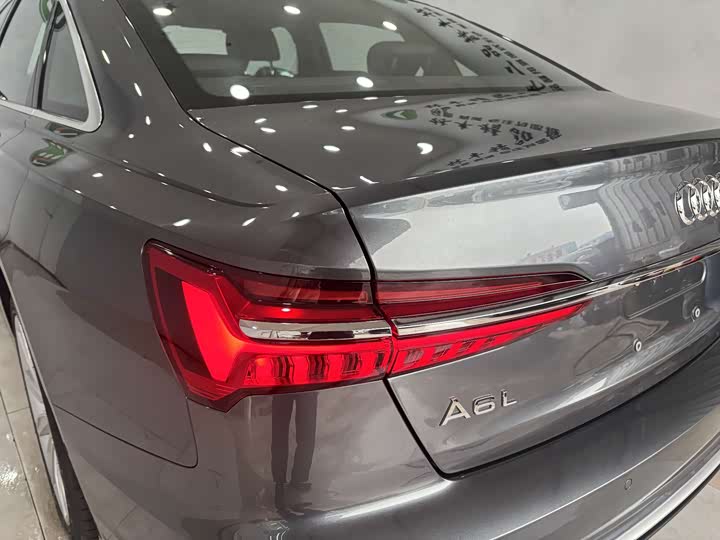 Фото 10 - Audi A6L