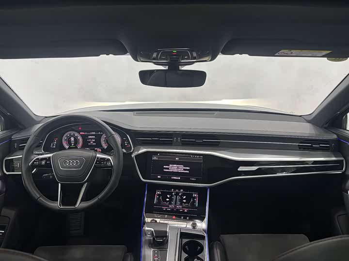 Фото 15 - Audi A6L