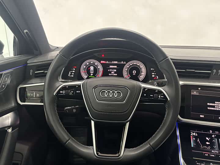 Фото 16 - Audi A6L
