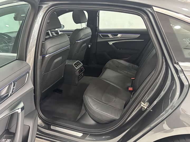 Фото 23 - Audi A6L