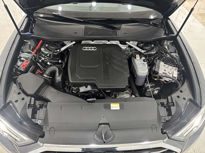 Фото 32 - Audi A6L