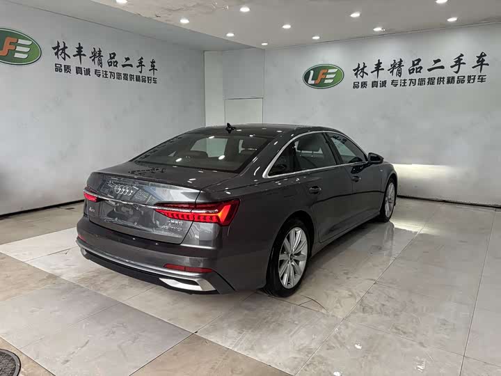 Фото 6 - Audi A6L