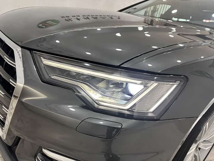 Фото 9 - Audi A6L