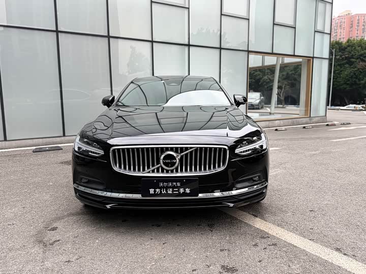 Фото 2 - Volvo S90