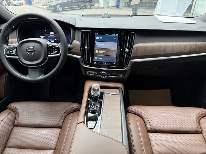 Фото 20 - Volvo S90