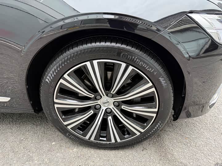 Фото 22 - Volvo S90