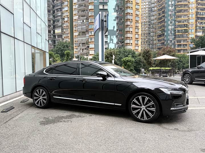 Фото 4 - Volvo S90