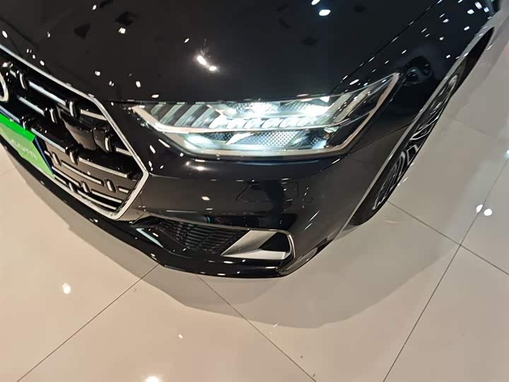 Фото 24 - Audi A7L